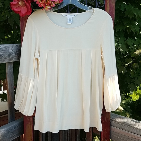 Diane Von Furstenberg Tops - EUC! *DIANE VonFURSTENBERG* Silk Cream Blouse, 6